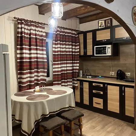 еко-котедж Holiday home Verkhovyna